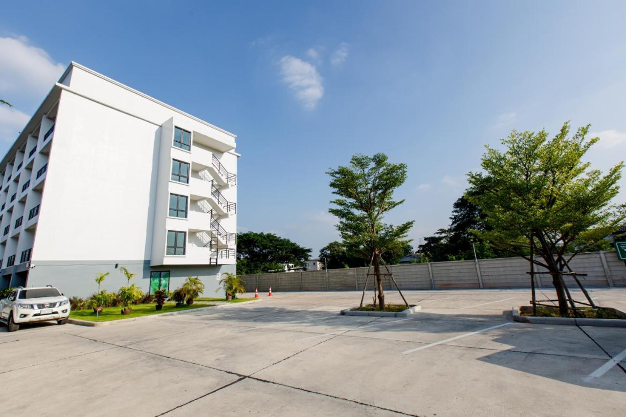 Le Lert Hotel Ratchaburi Exterior photo